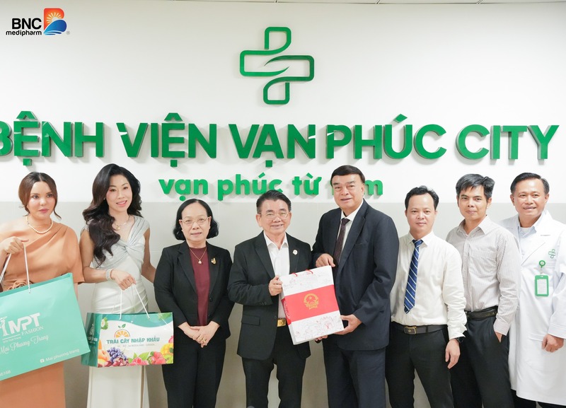 Lãnh đạo BNC Medipharm công tác và giao lưu tại Bệnh viện Đa khoa Vạn Phúc City