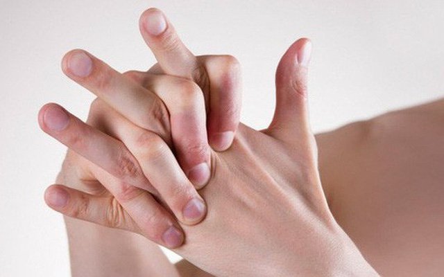 Tổng hợp nguyên nhân đau khớp ngón tay bạn cần biết