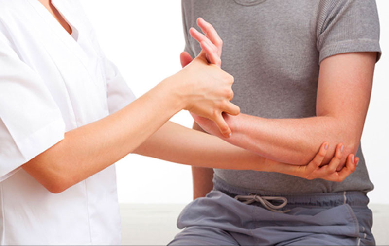 Đau khớp khuỷu tay phải và gợi ý thực phẩm chức năng hiệu quả cho bạn