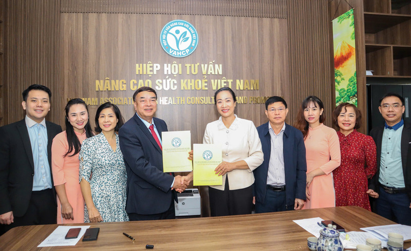 Lễ ký kết hợp tác giữa Hiệp hội Tư vấn Nâng cao Sức khỏe Việt Nam và BNC Medipharm